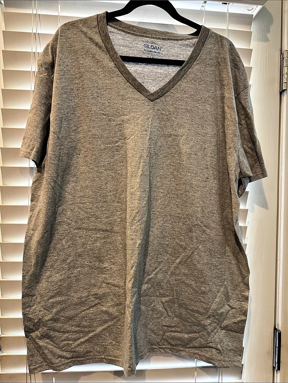 Gildan Ultra Cotton 2000 Cotton V-Neck Tee Gray XL